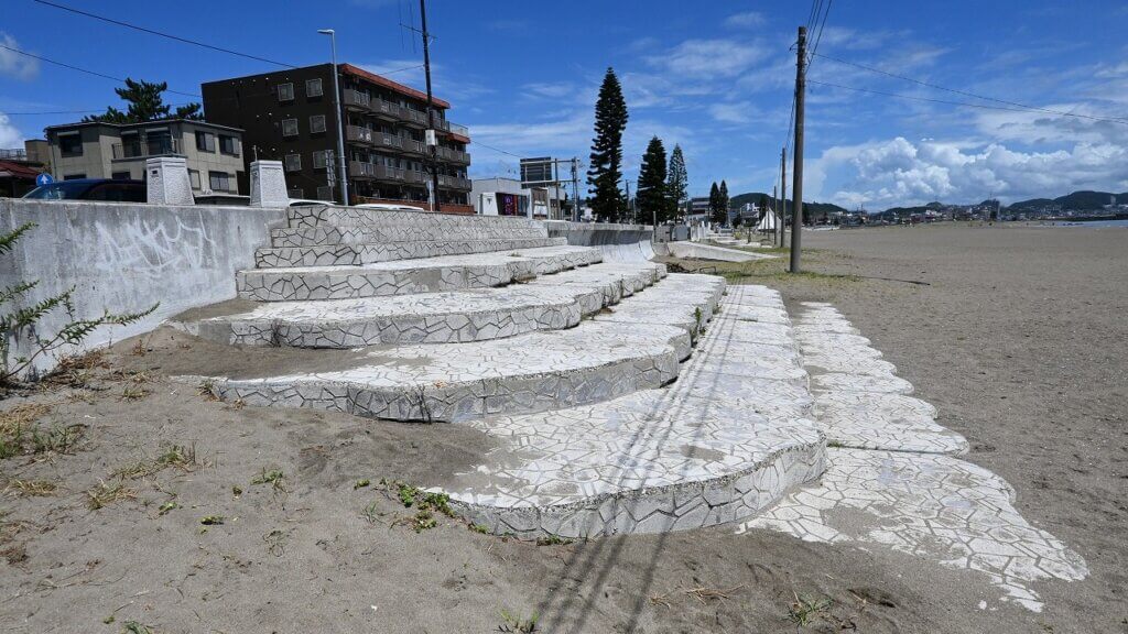 海辺の階段