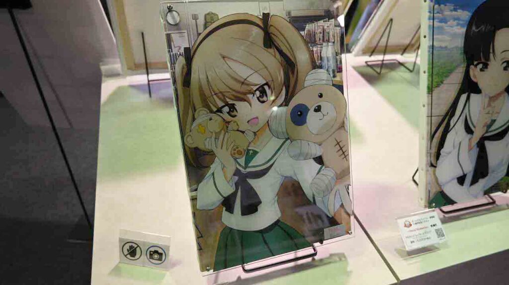 『ガールズ&パンツァー』月間戦車道 編集部 PRESENTS 実物展示レイヤードグラフ展