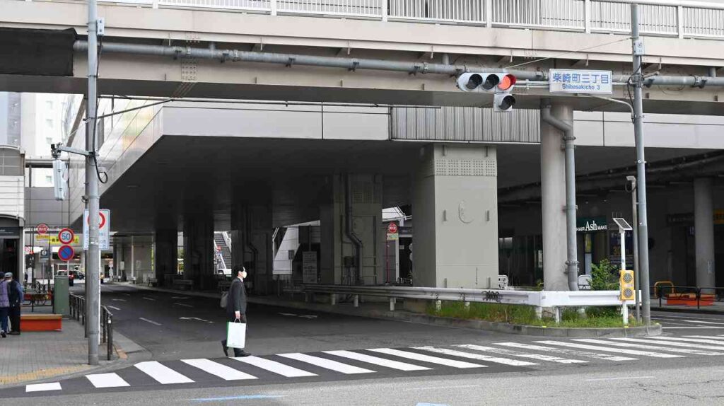柴崎町3丁目交差点